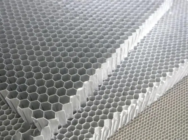 发泡铝蜂窝板